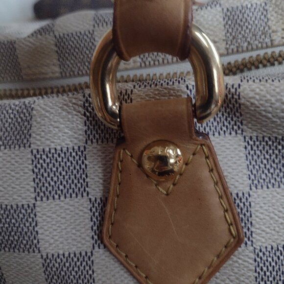 💯% authentic Louis Vuitton Saleya GM in da - Picture 9 of 16